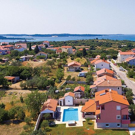 8 Bedroom Awesome Home In PUY Exterior foto