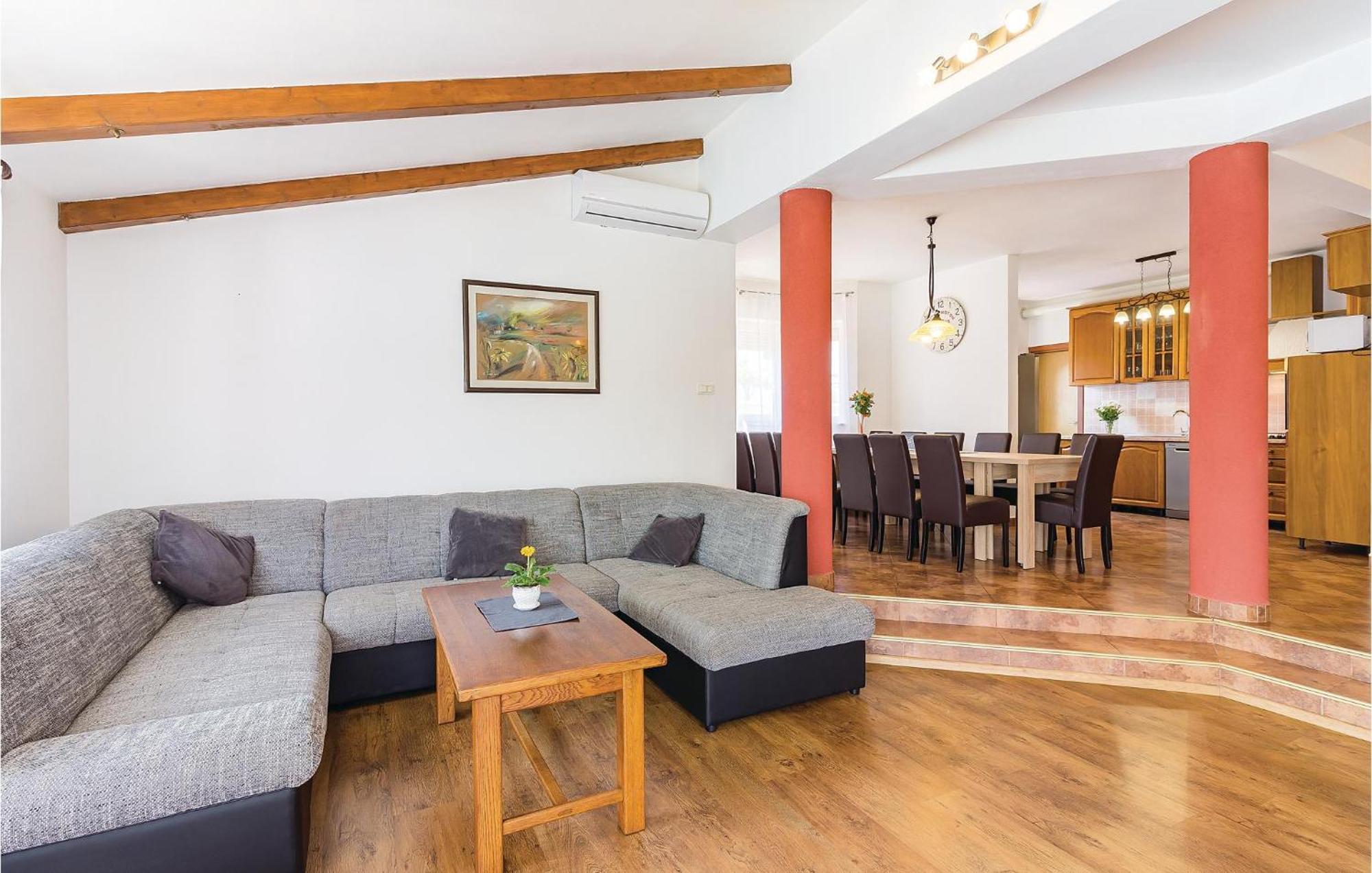 8 Bedroom Awesome Home In PUY Exterior foto