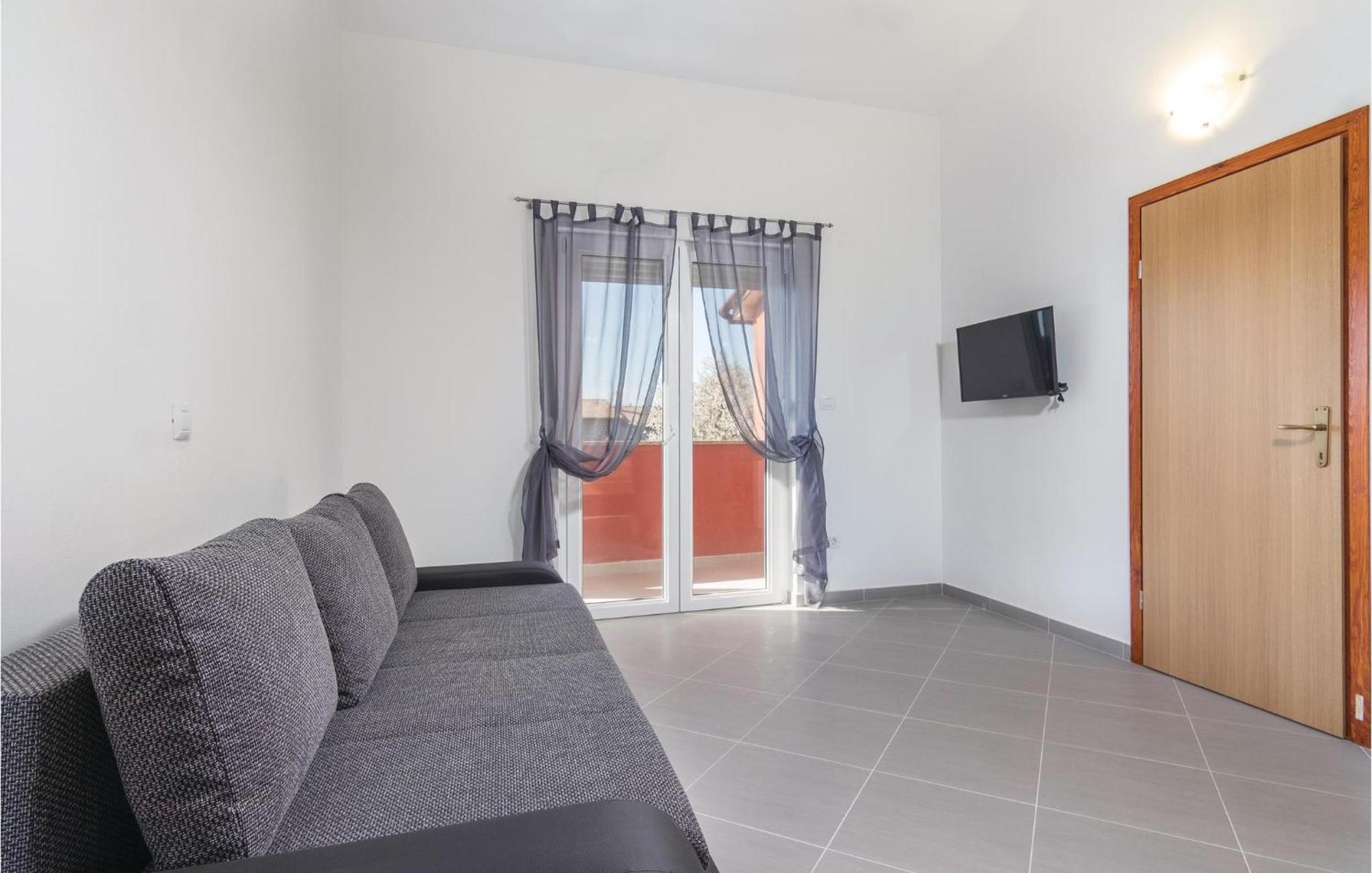 8 Bedroom Awesome Home In PUY Exterior foto