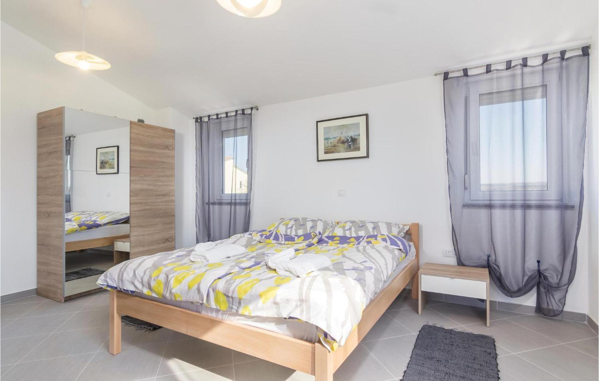 8 Bedroom Awesome Home In PUY Exterior foto