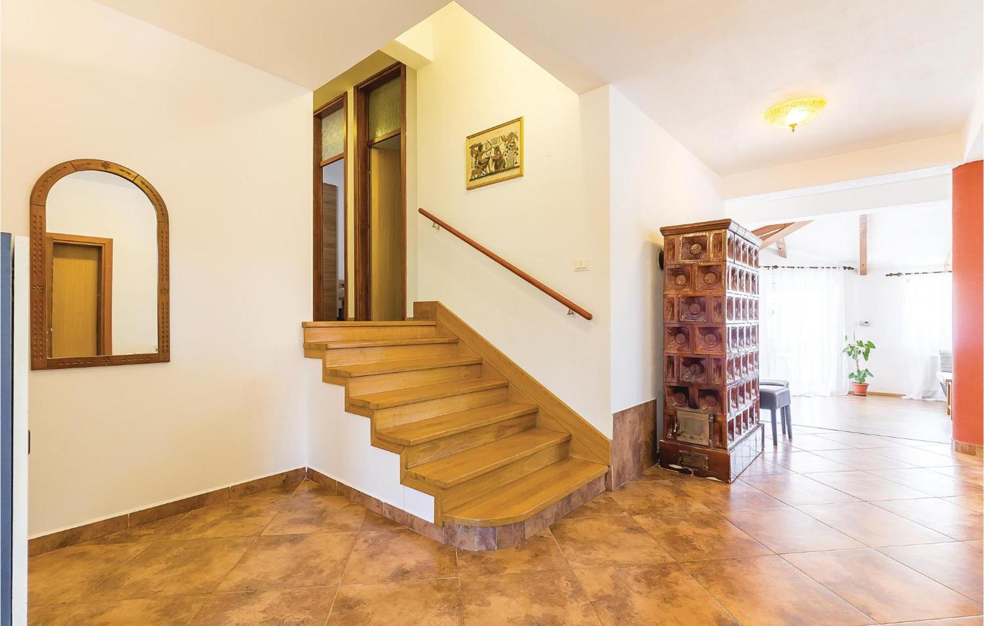 8 Bedroom Awesome Home In PUY Exterior foto
